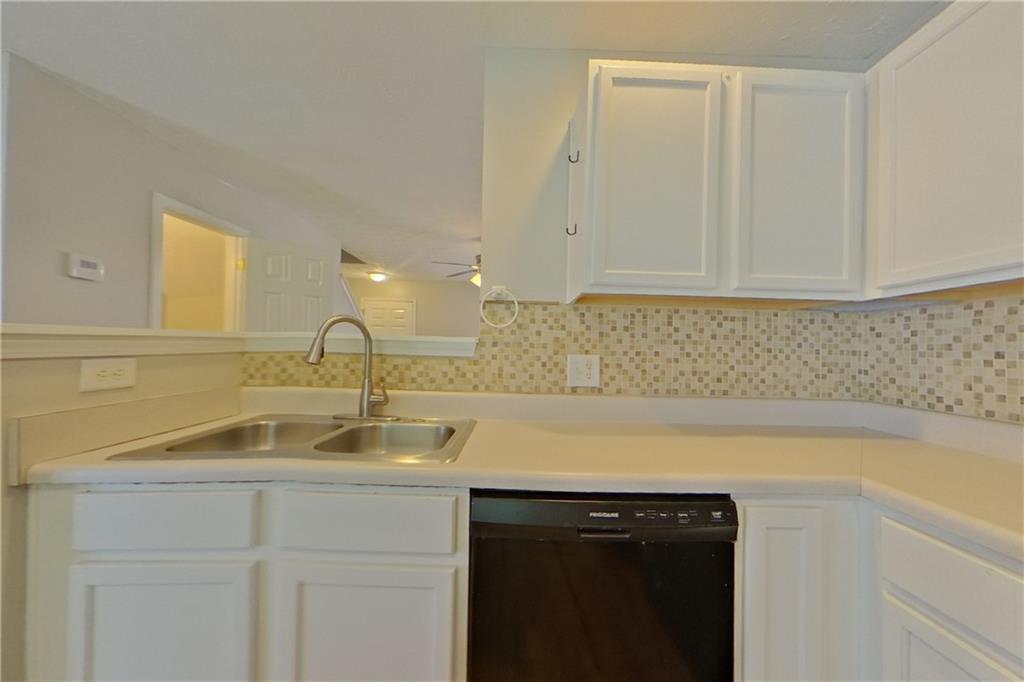 7828361 Property Photo 4