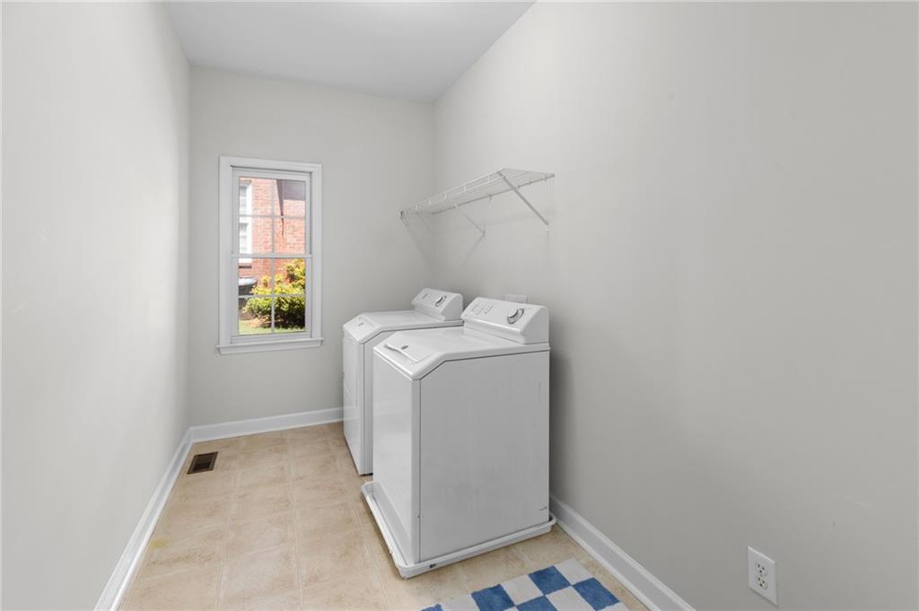 3146 Canter Way Property Photo 35