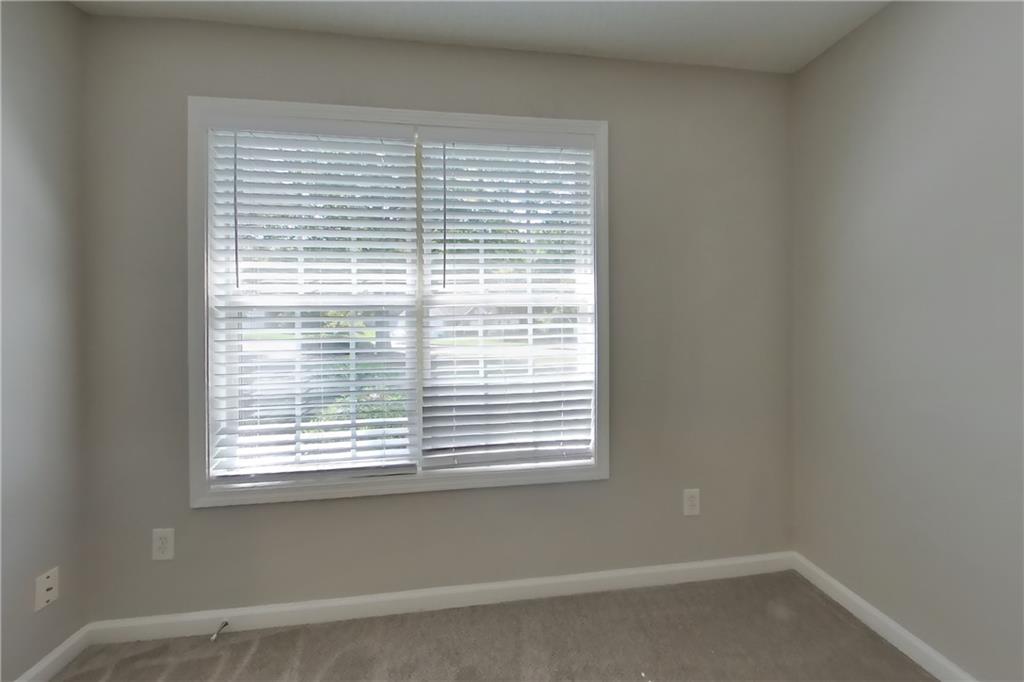 7828387 Property Photo 12