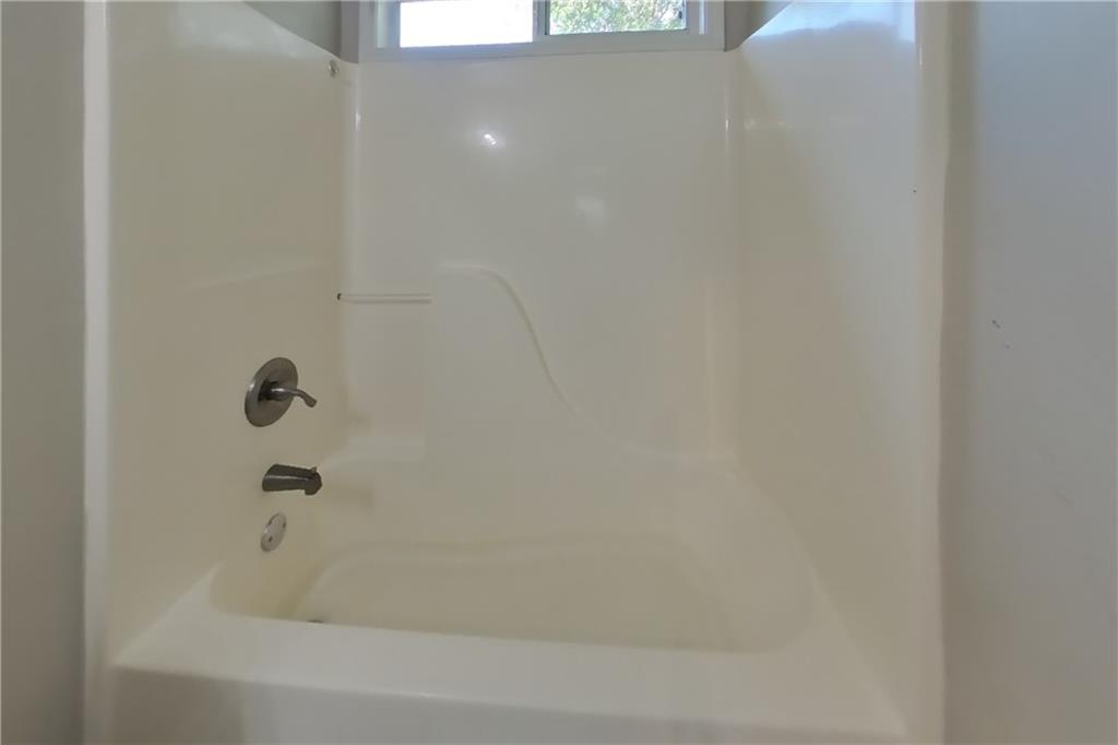 7828387 Property Photo 13