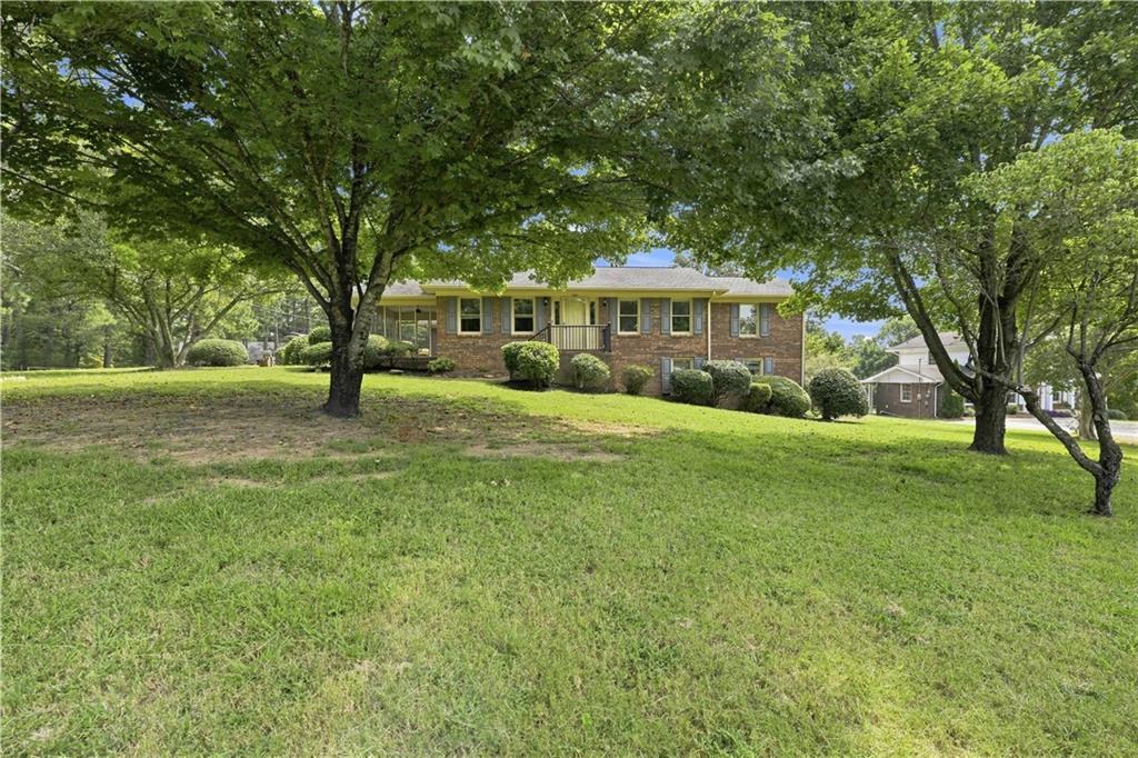 208 Woodland Circle Se Property Photo 1