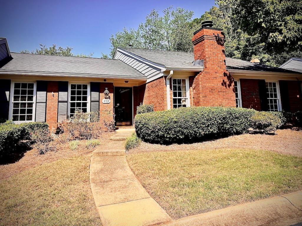 803 Dunwoody Chace Property Photo 1