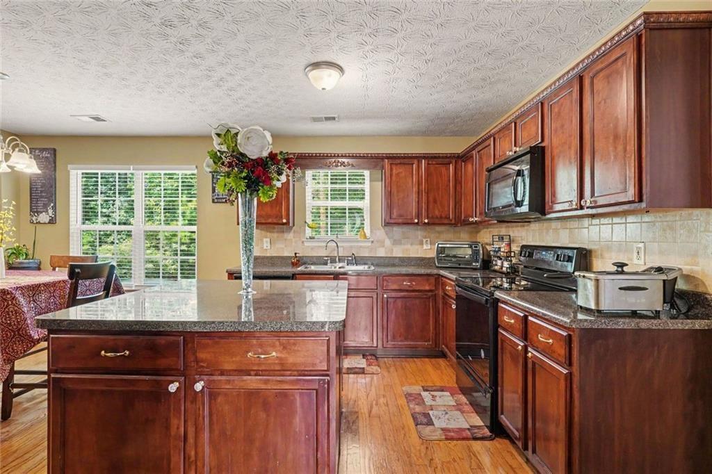 266 Millstone Drive Property Photo 12