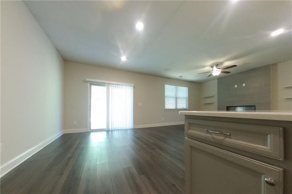7828509 Property Photo 3