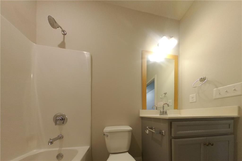 7828509 Property Photo 13