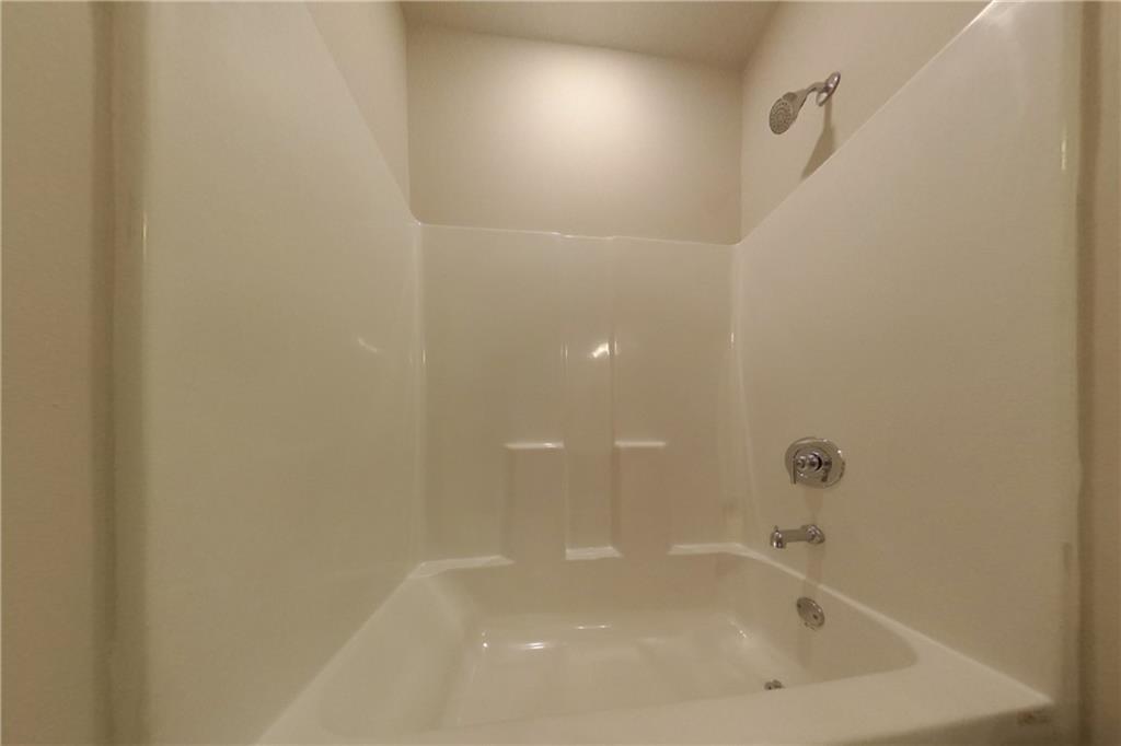7828509 Property Photo 14