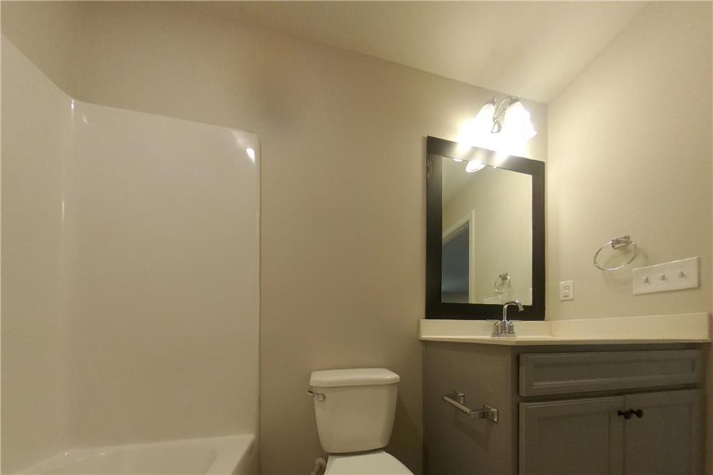 7828509 Property Photo 16