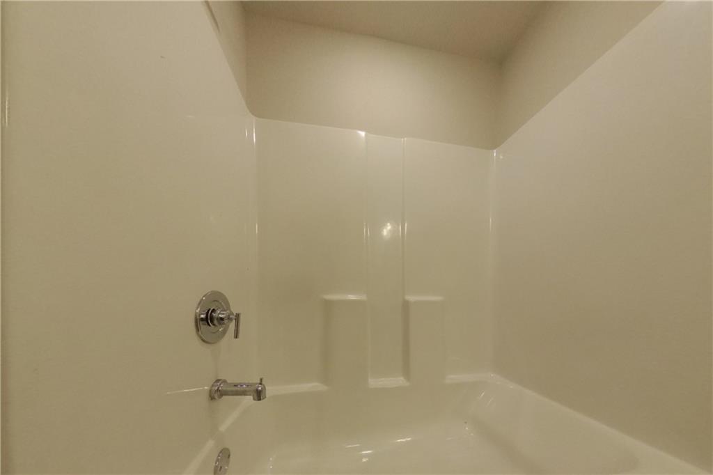 7828509 Property Photo 17