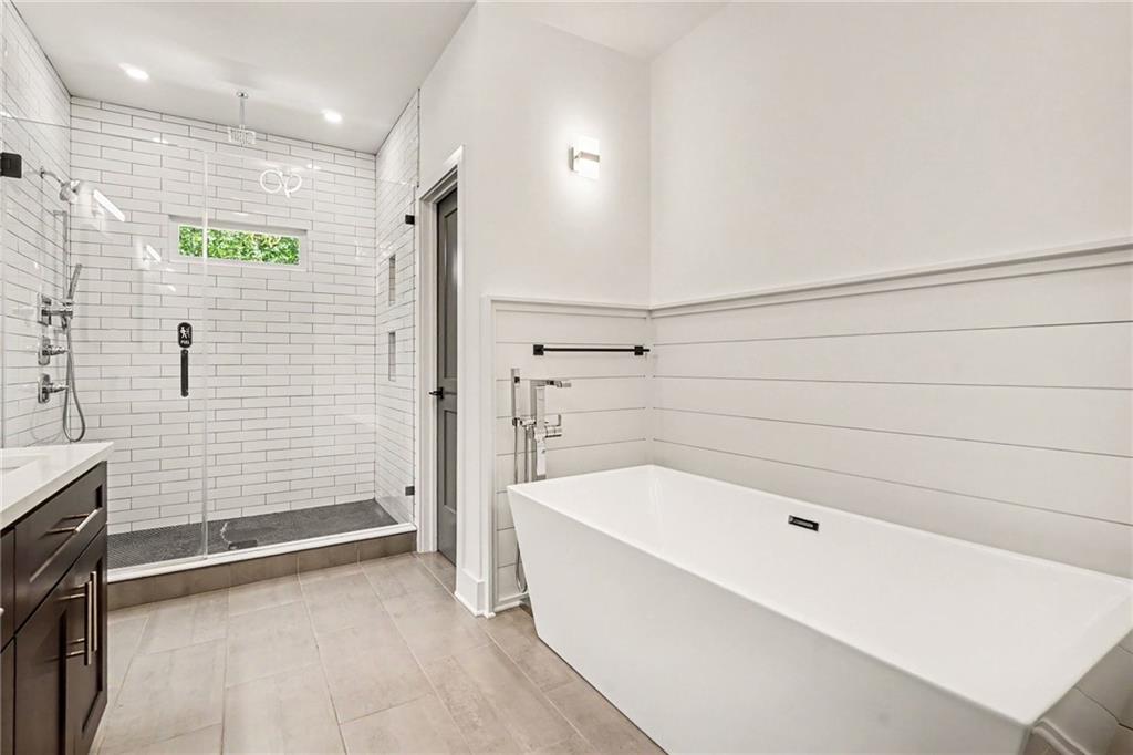 866 Nottingham Drive Property Photo 26
