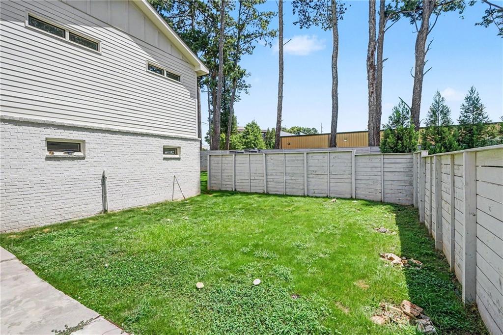 866 Nottingham Drive Property Photo 45
