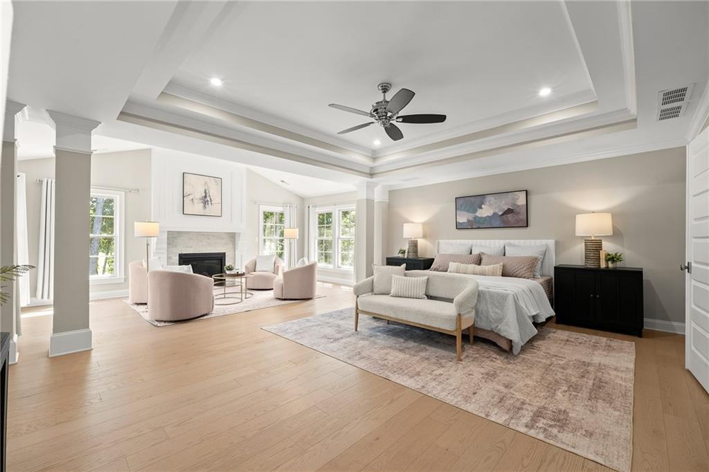 516 Founders Drive E Property Photo 4