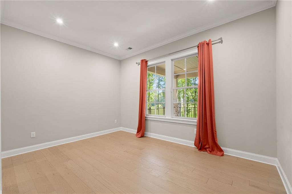 516 Founders Drive E Property Photo 23