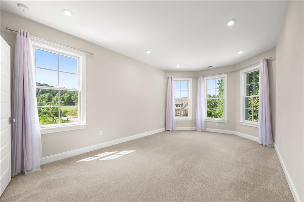 516 Founders Drive E Property Photo 26