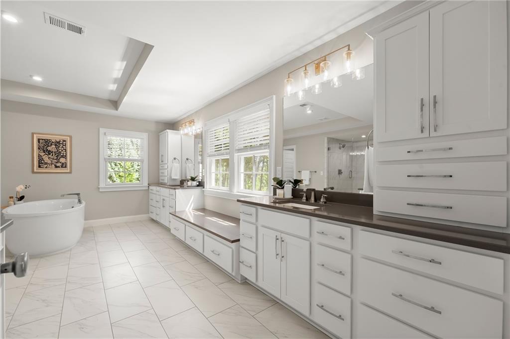 516 Founders Drive E Property Photo 32