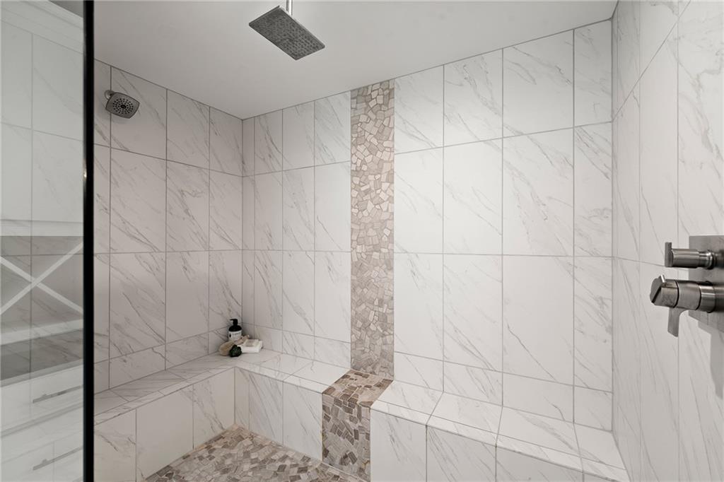 516 Founders Drive E Property Photo 34