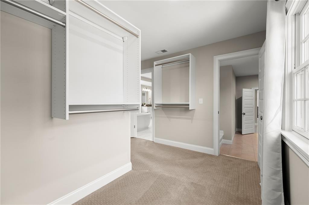 516 Founders Drive E Property Photo 36