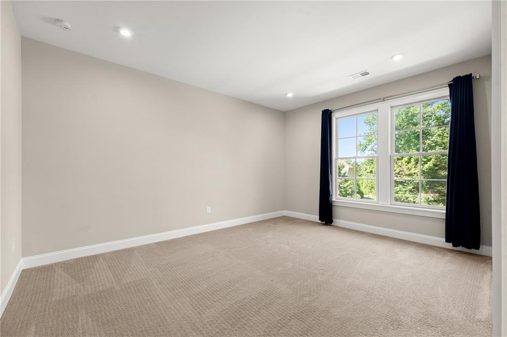516 Founders Drive E Property Photo 39
