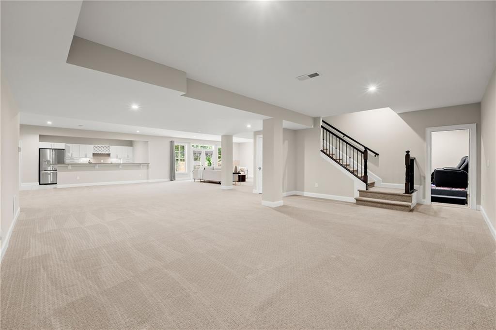 516 Founders Drive E Property Photo 43