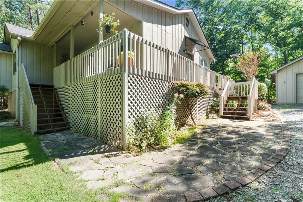 85 Winding Way Property Photo 3