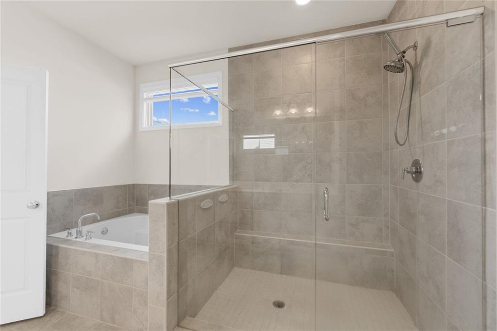 352 Chestnut Chase Property Photo 24
