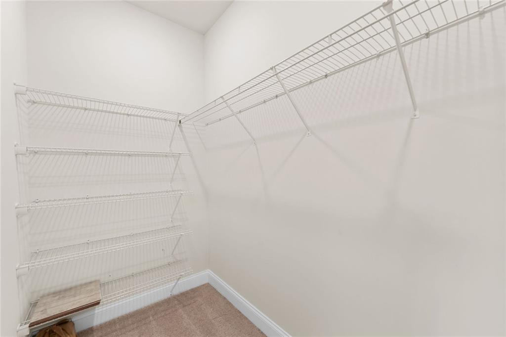 352 Chestnut Chase Property Photo 25