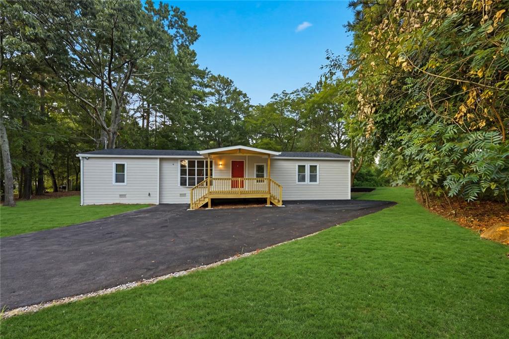 1077 New Hope Road Property Photo 1