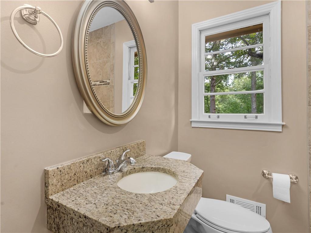 112 Beacon St Property Photo 20