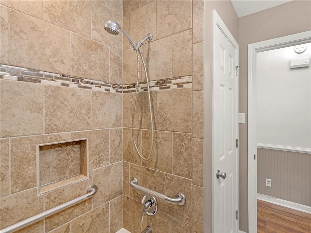112 Beacon St Property Photo 21