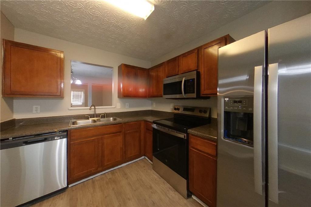 7828649 Property Photo 4