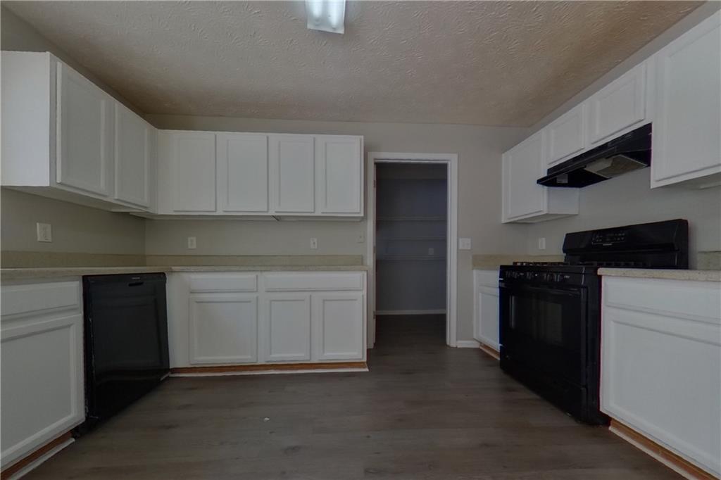 7828680 Property Photo 4