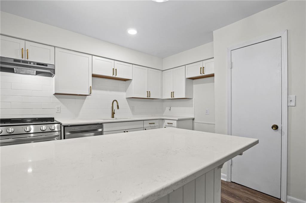 2840 Somerton Drive Property Photo 14