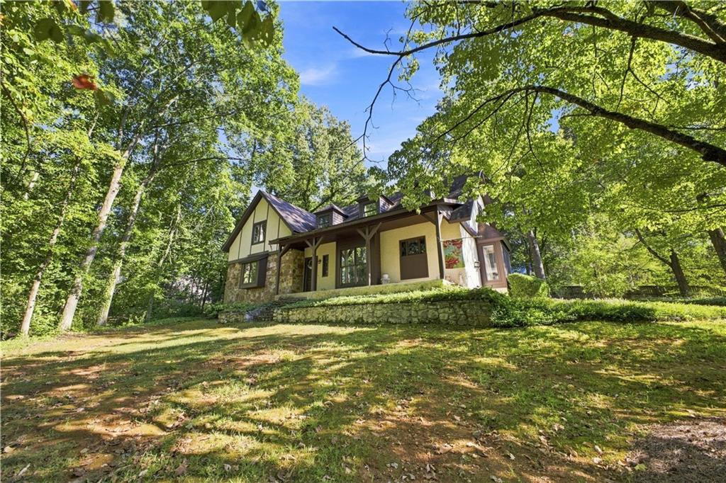 102 Valley Brook Drive Property Photo 1