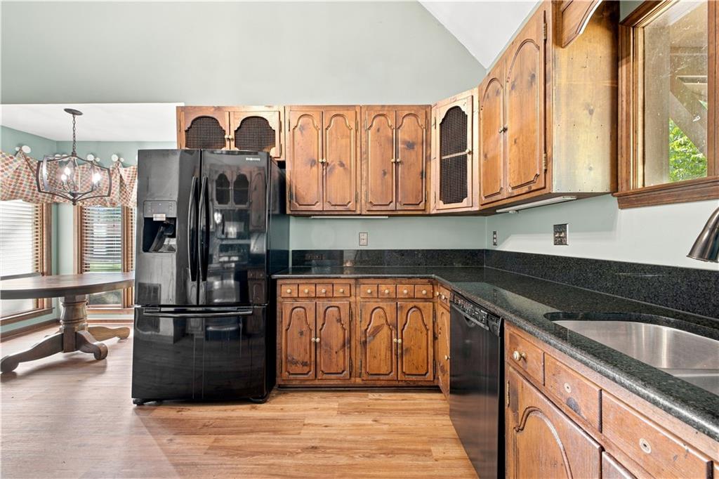 102 Valley Brook Drive Property Photo 3