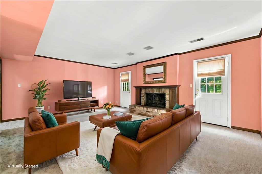 102 Valley Brook Drive Property Photo 5