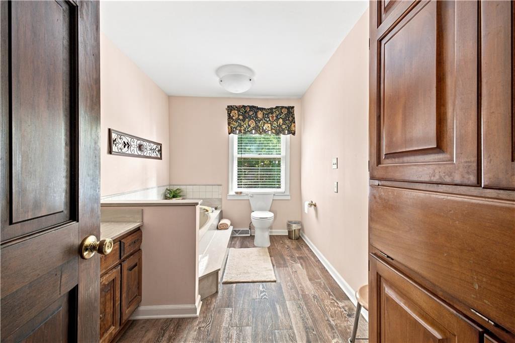 102 Valley Brook Drive Property Photo 18