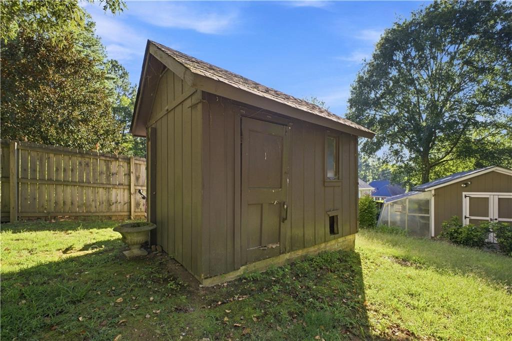 102 Valley Brook Drive Property Photo 21