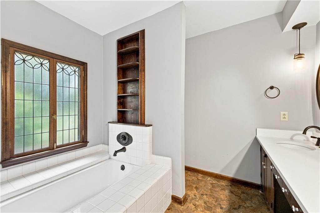 102 Valley Brook Drive Property Photo 22