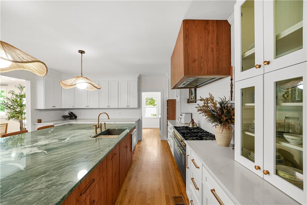 5102 Chastleton Drive Property Photo 10