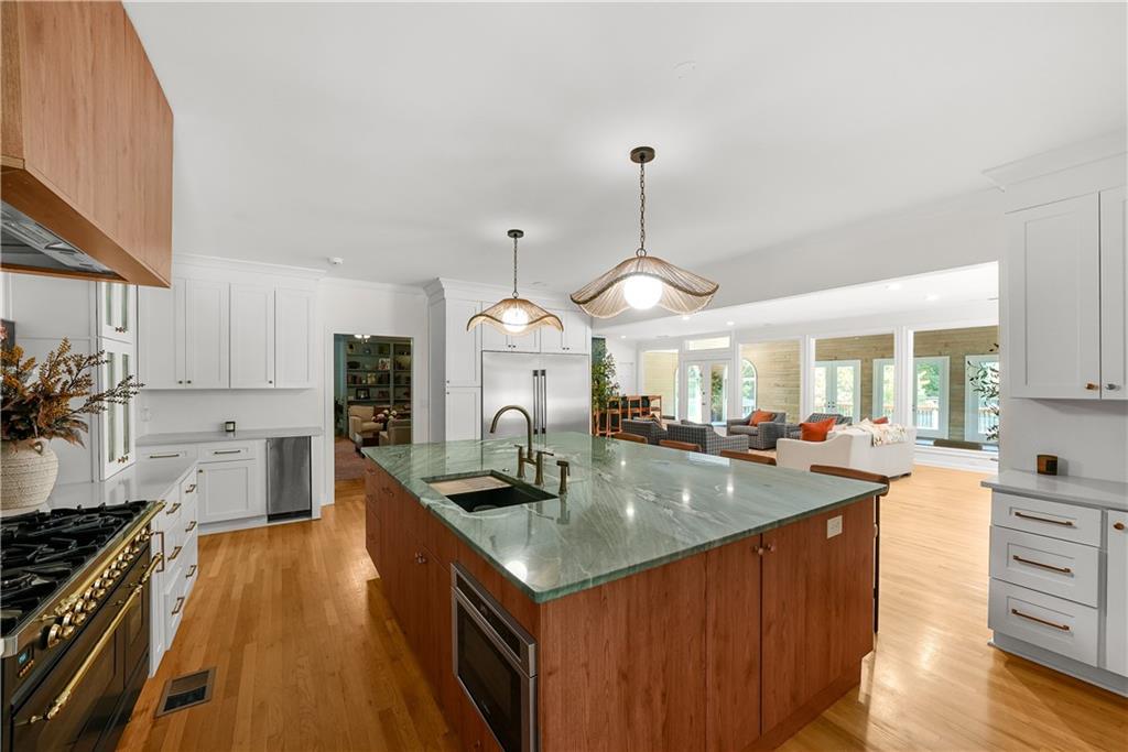 5102 Chastleton Drive Property Photo 13