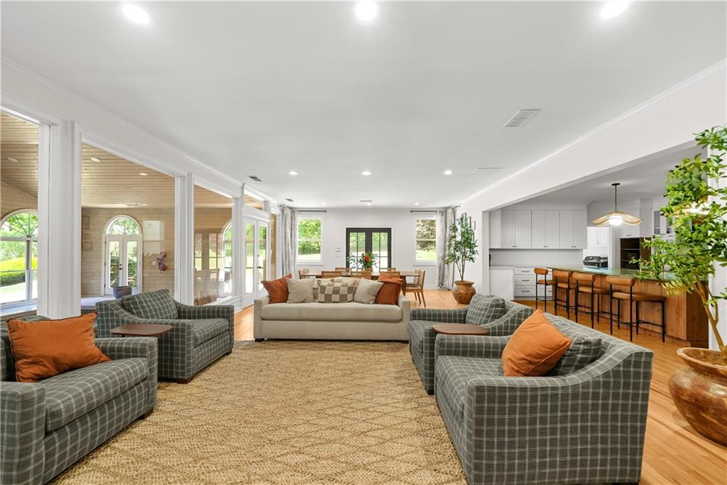 5102 Chastleton Drive Property Photo 15
