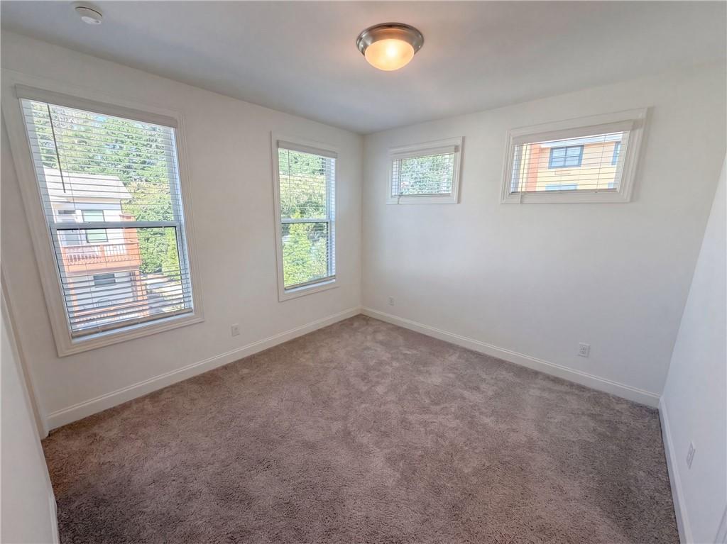 415 Olmstead Way Property Photo 4