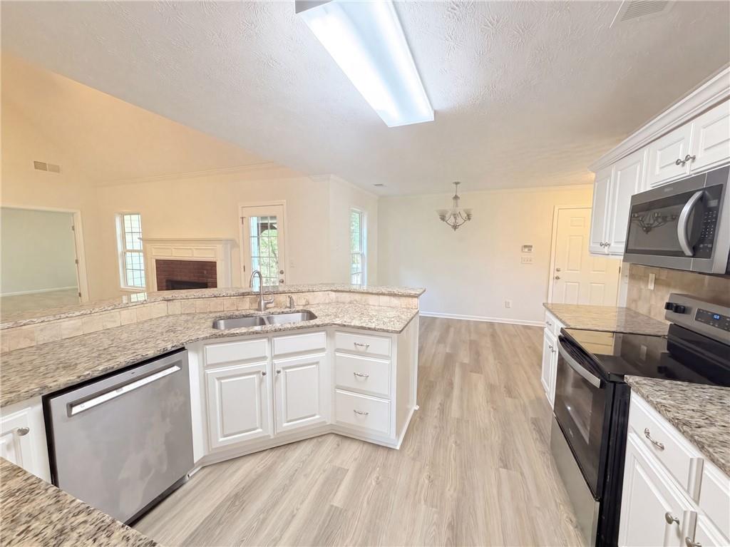 2050 Windfield Drive Property Photo 2