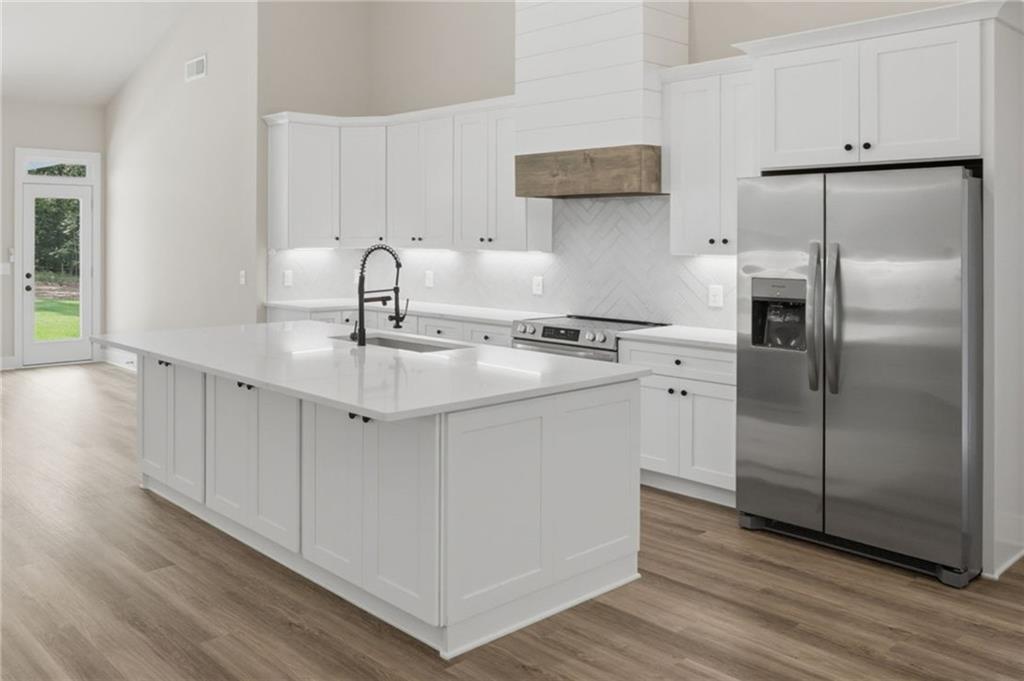 9130 Lisa Circle Property Photo 4