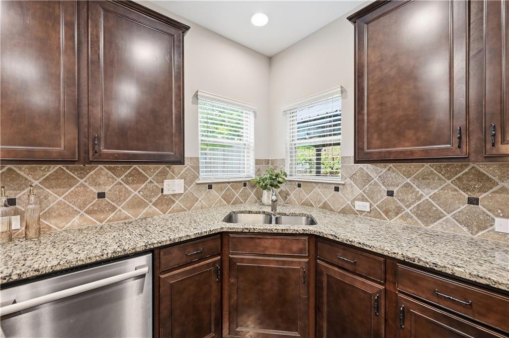 5950 Somersby Circle Property Photo 27