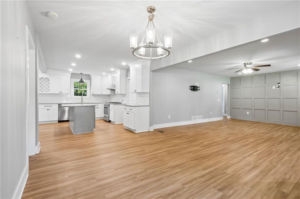 6113 Grant Ford Road Property Photo 1