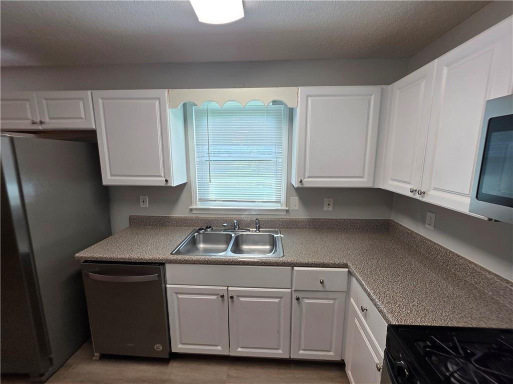17 Winchester Drive Property Photo 4