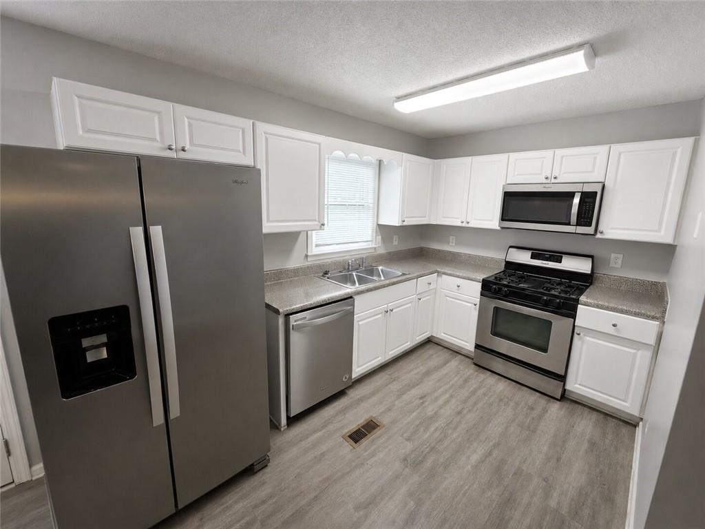 17 Winchester Drive Property Photo 5