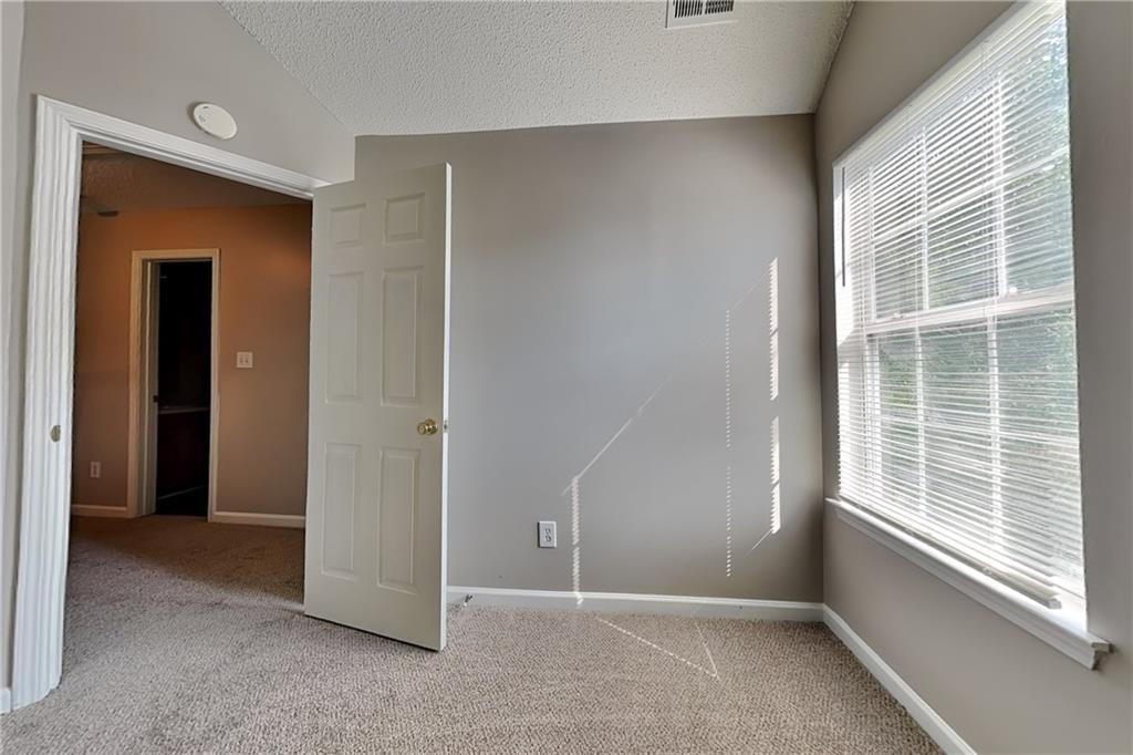 7828978 Property Photo 14