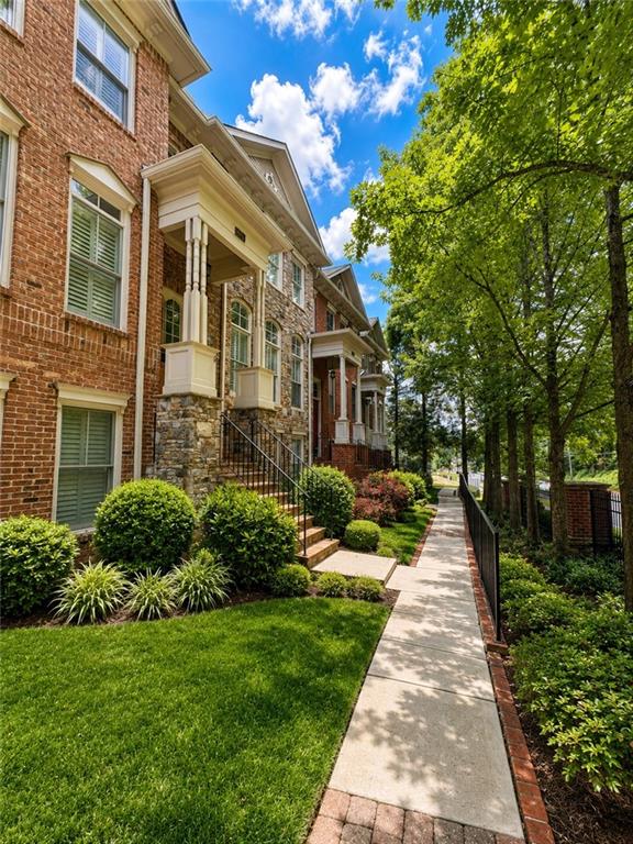 1085 Charles Towne Square