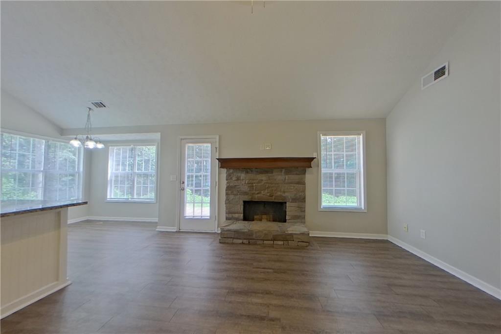 7829064 Property Photo 3